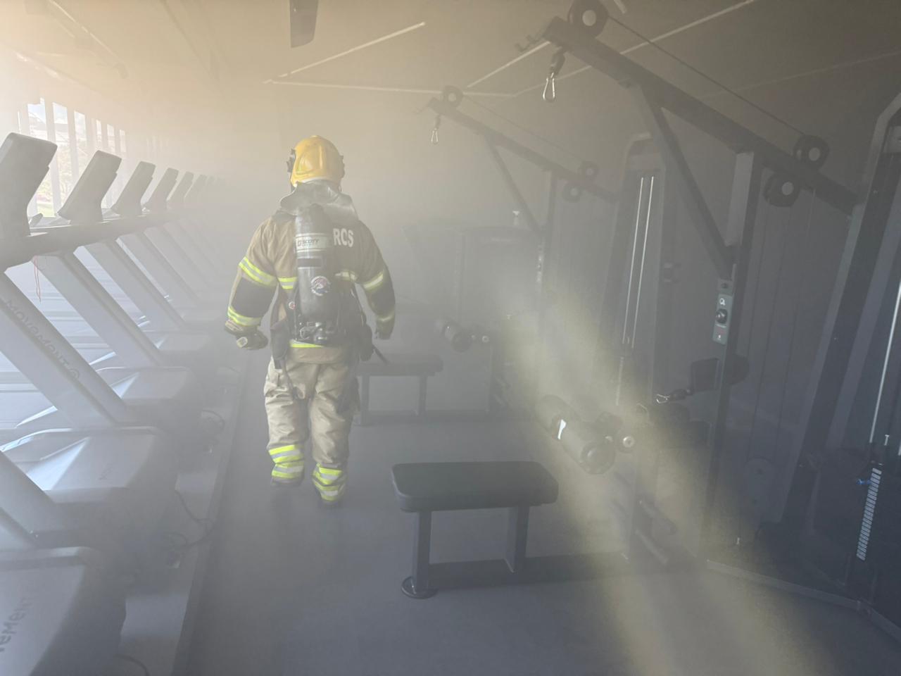Bombeiros são acionados para incêndio em academia de Uberlândia; não houve feridos