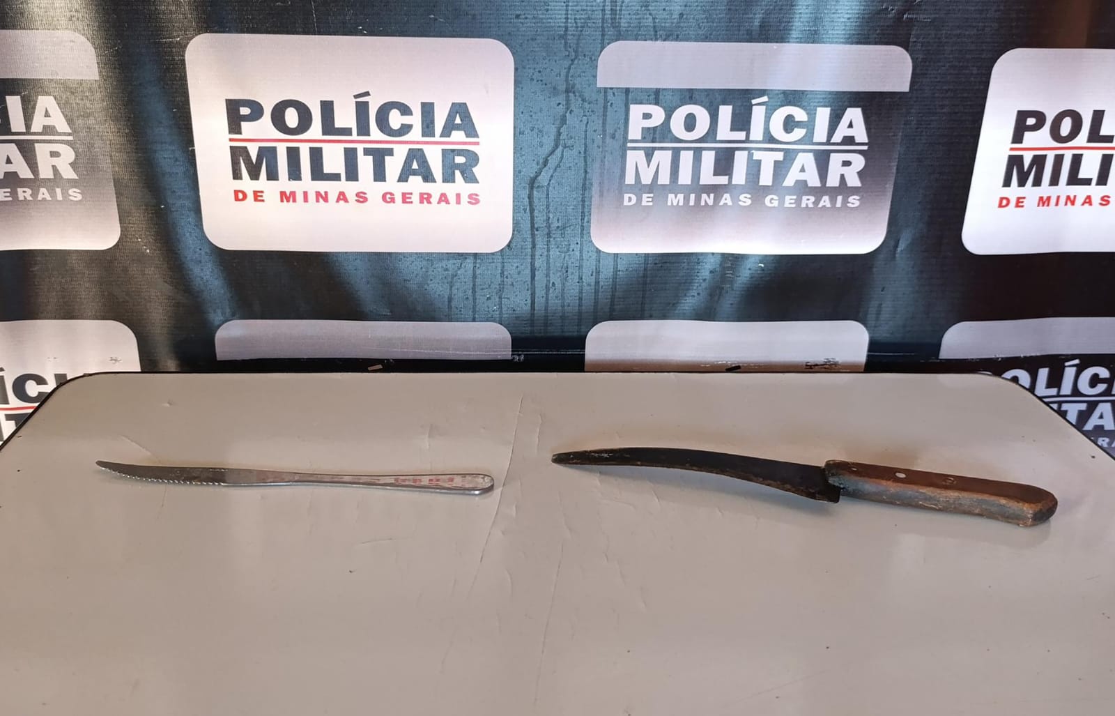 Casal briga, provoca tumulto na madrugada e vão presas juntas, em Coromandel