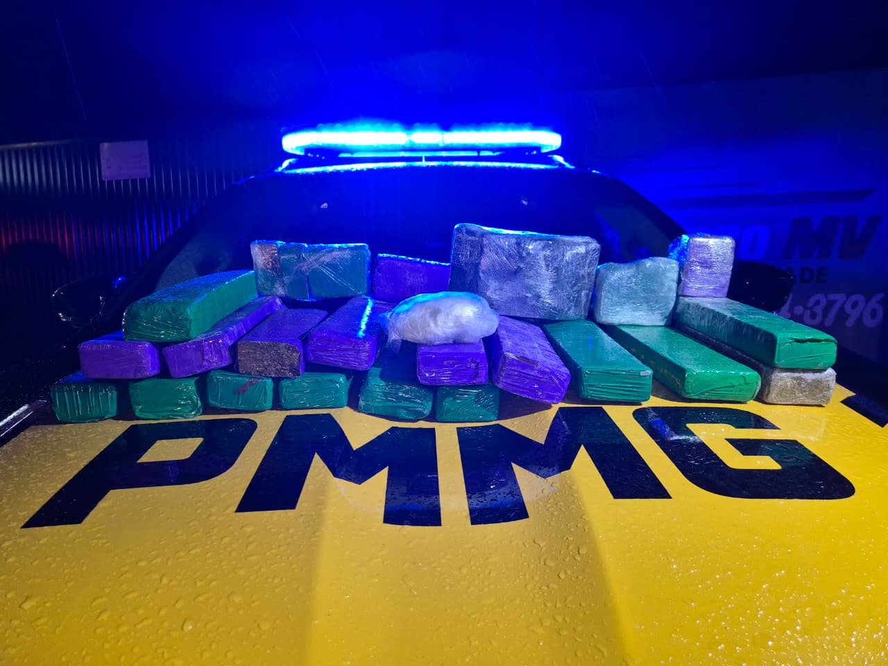 Casal é preso com grande quantidade de drogas durante operação na MG-190, em Monte Carmelo