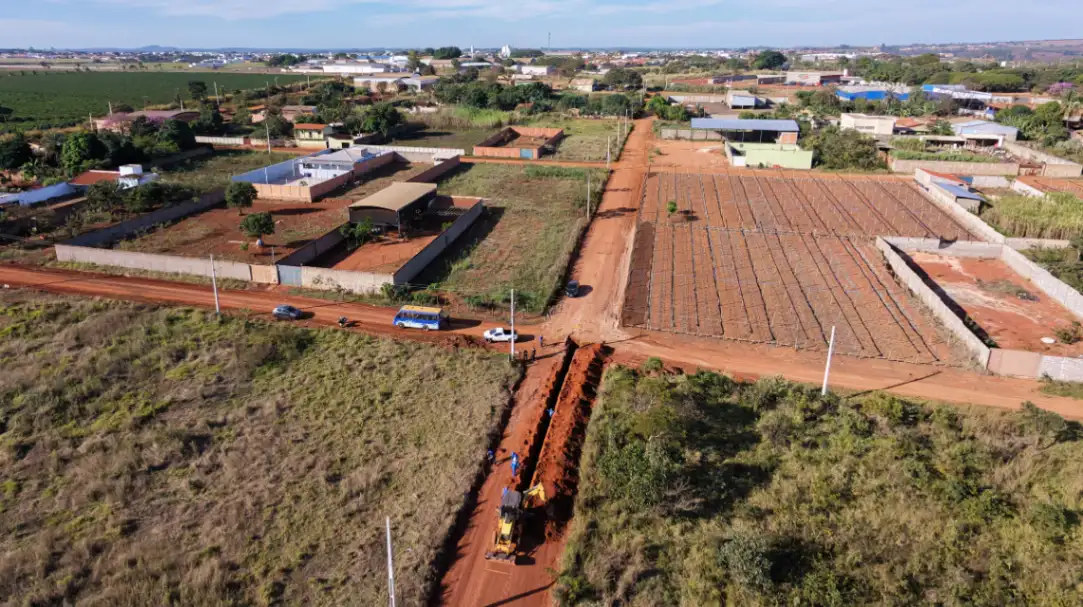 DMAE inicia obra histórica e leva rede de esgoto ao Mansões Fidalgas 