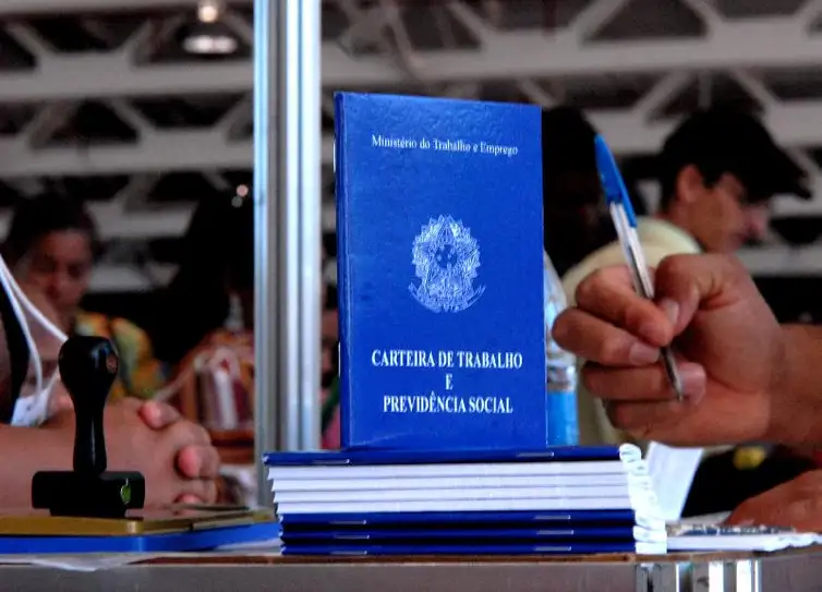 Empresa de Monte Carmelo abre vaga para Auxiliar Administrativo com perfil criativo
