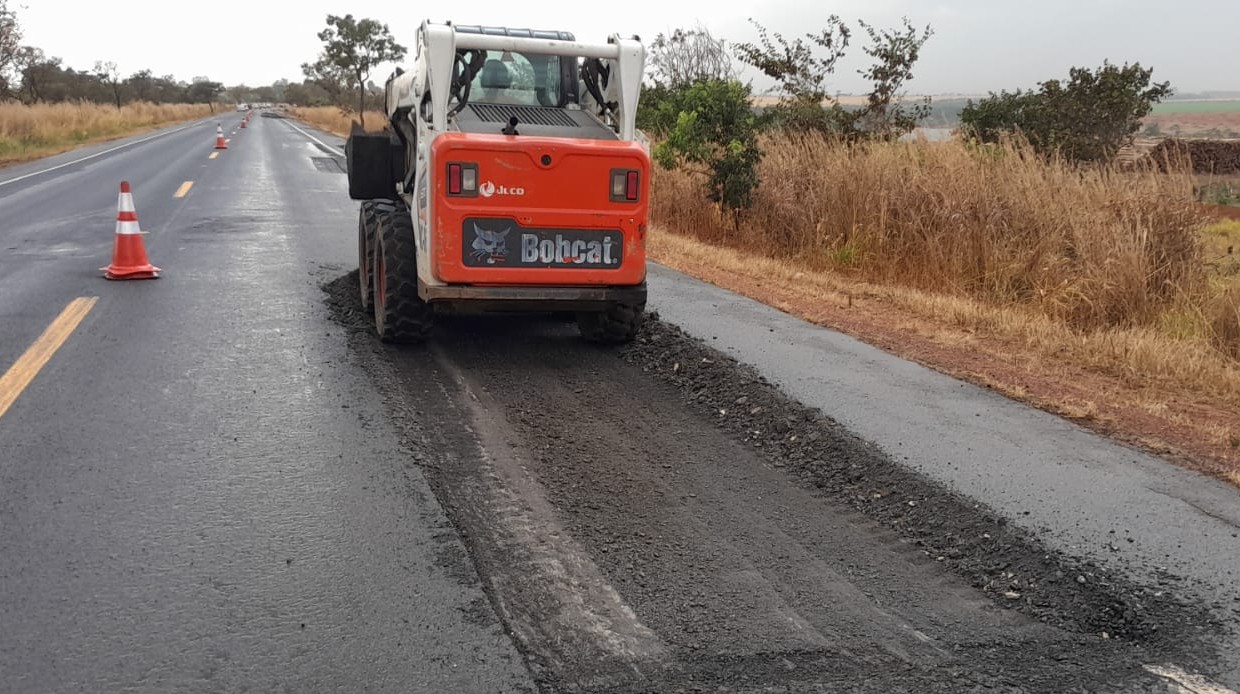 EPR Triângulo realiza obras com “pare e siga” nas rodovias BR-365, BR-452, MG-190, LMG-798 e LMG-782