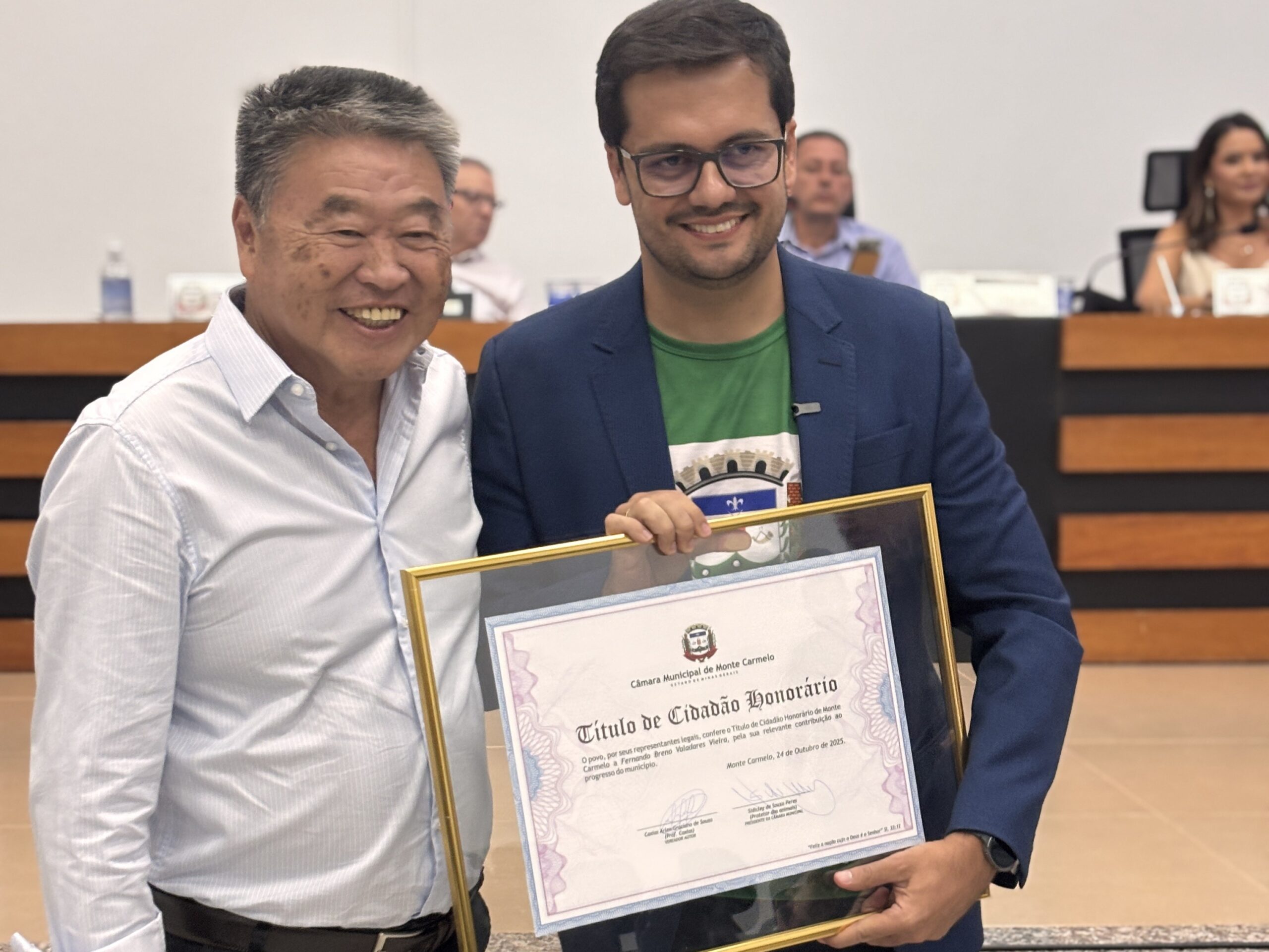 Fernando Breno recebe título de cidadão honorário de Monte Carmelo