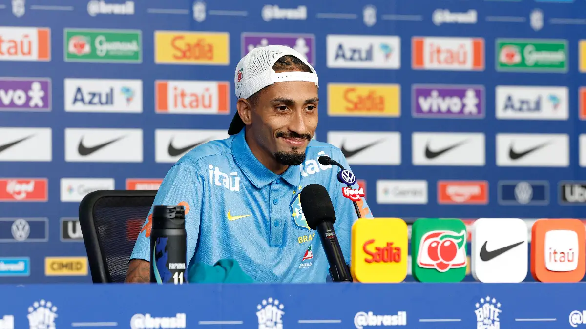 Festejado, Raphinha treina e se aproxima de retorno à Copa do Mundo