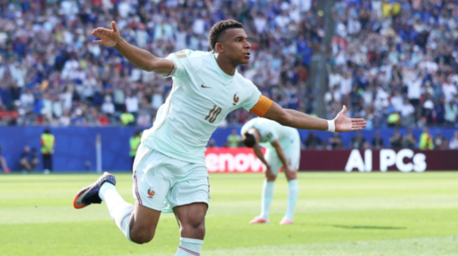 Mbappe comemora vitória sobre Marrocos