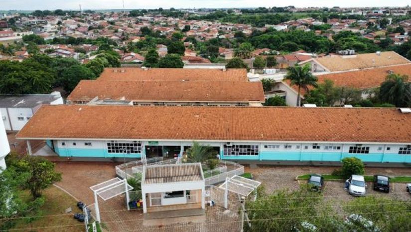 Hospital de Frutal tem 158 vagas para profissionais da saúde e cargos operacionais