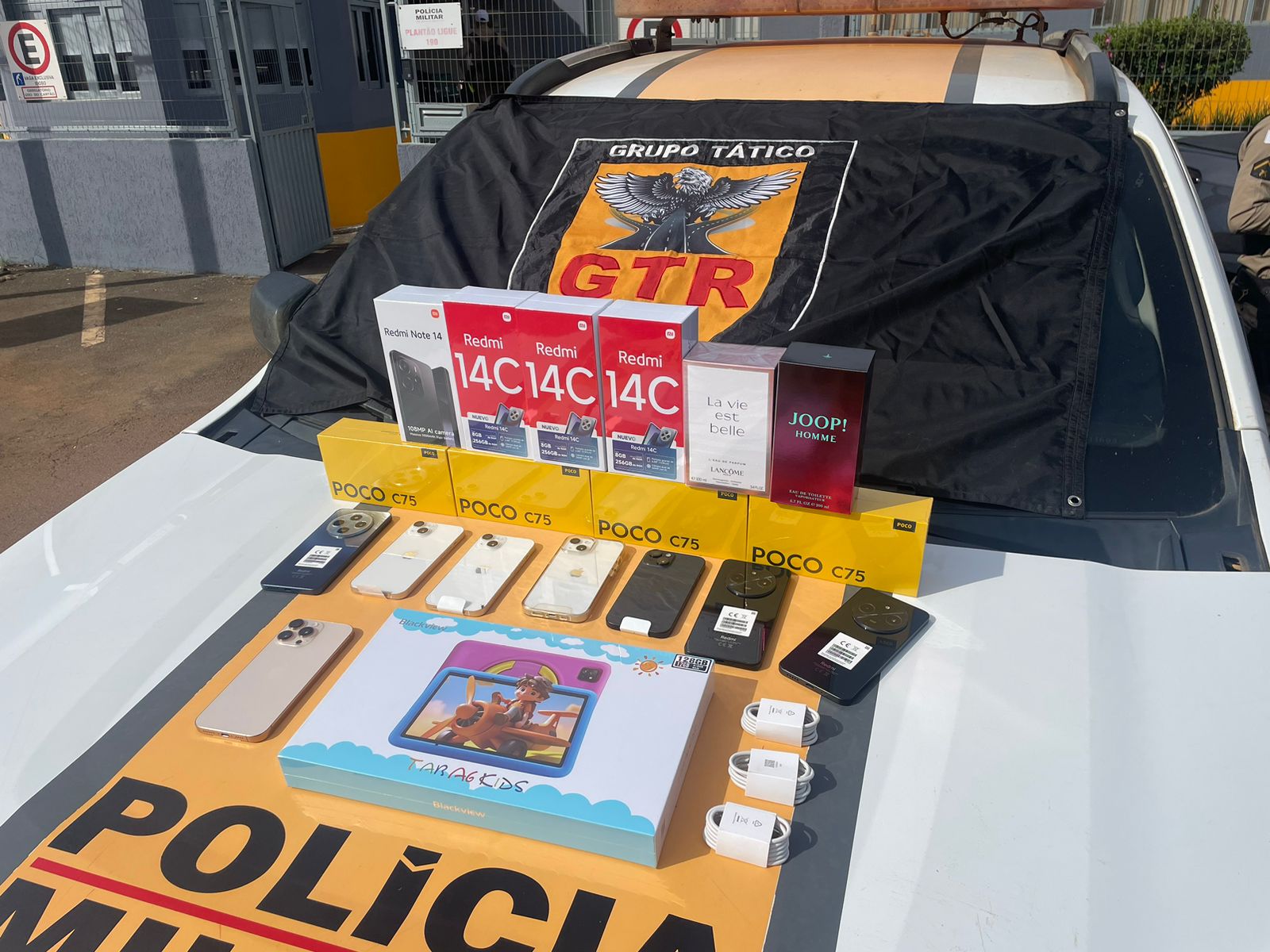 Idoso de 71 anos é flagrado em Iraí de Minas com iPhones, eletrônicos e perfumes trazidos do Paraguai