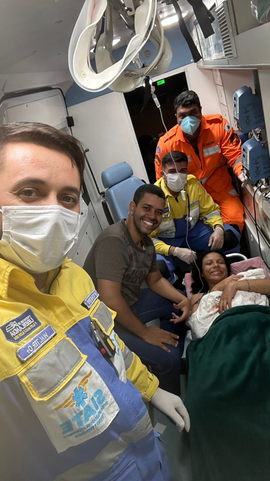 Mãe dá à luz dentro de viatura do Corpo de Bombeiros em Uberlândia