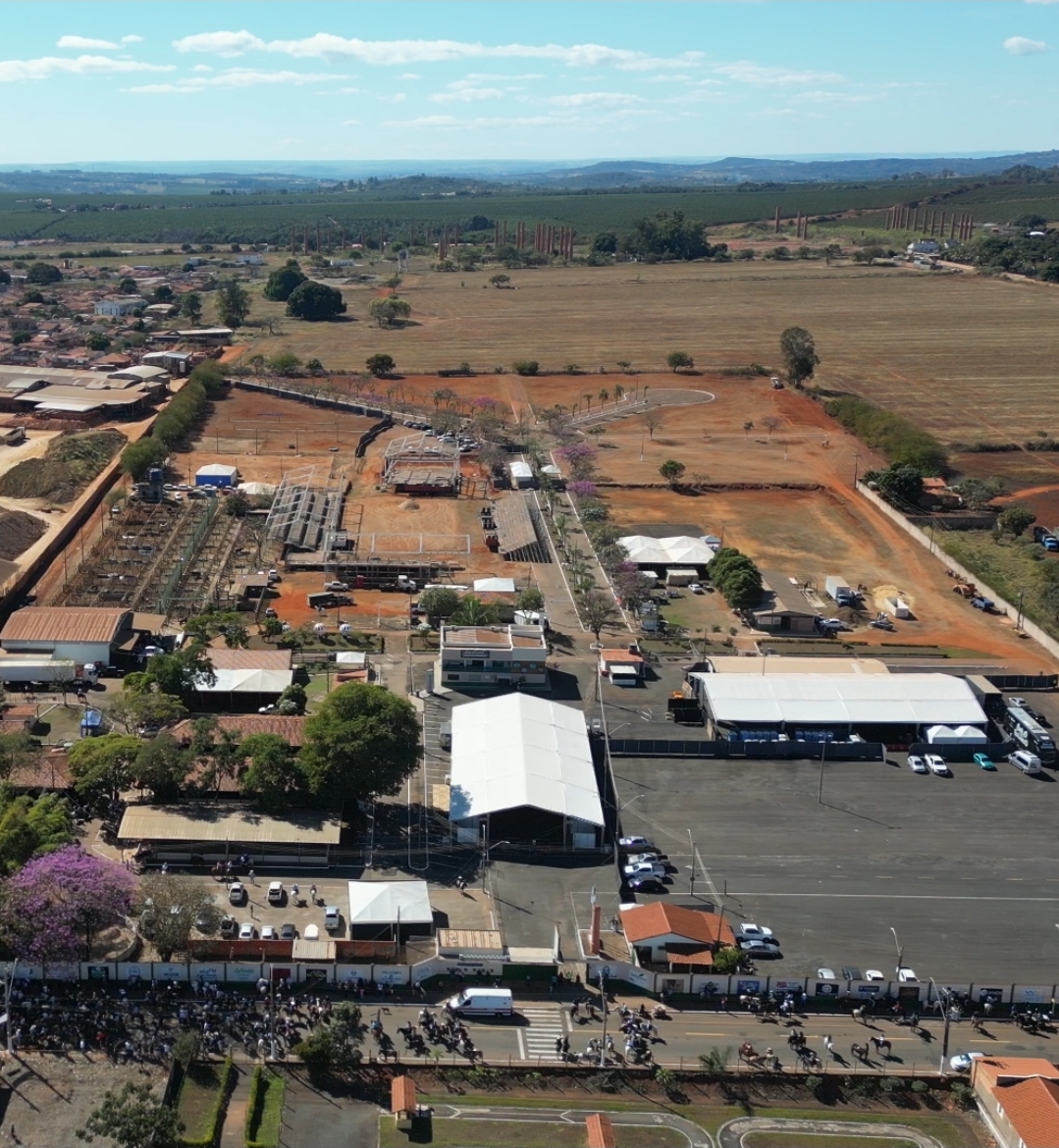 Monte Carmelo inicia semana com expectativa para a Expomonte: shows gratuitos começam nesta quarta-feira