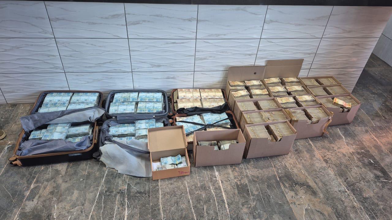 PF apreende quase R$ 10 milhões em operação que investiga servidores públicos por envolvimento com esquema de cigarros ilegais