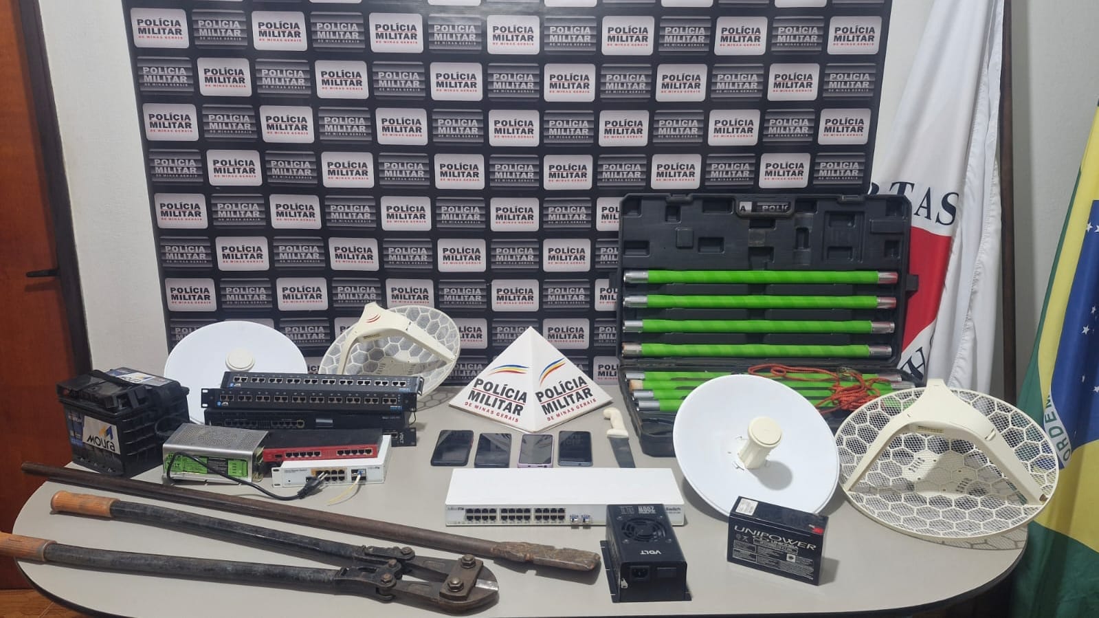 PM prende homem que furtava equipamentos de internet no setor rural de Monte Carmelo e Douradoquara