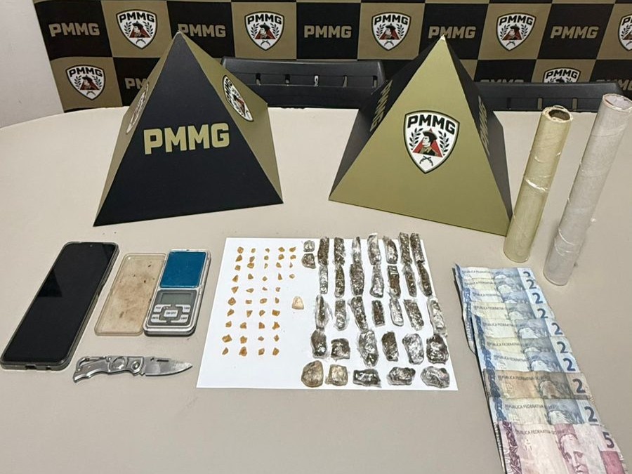 Polícia prende dois suspeitos de tráfico de drogas no bairro Santa Rita, em Monte Carmelo