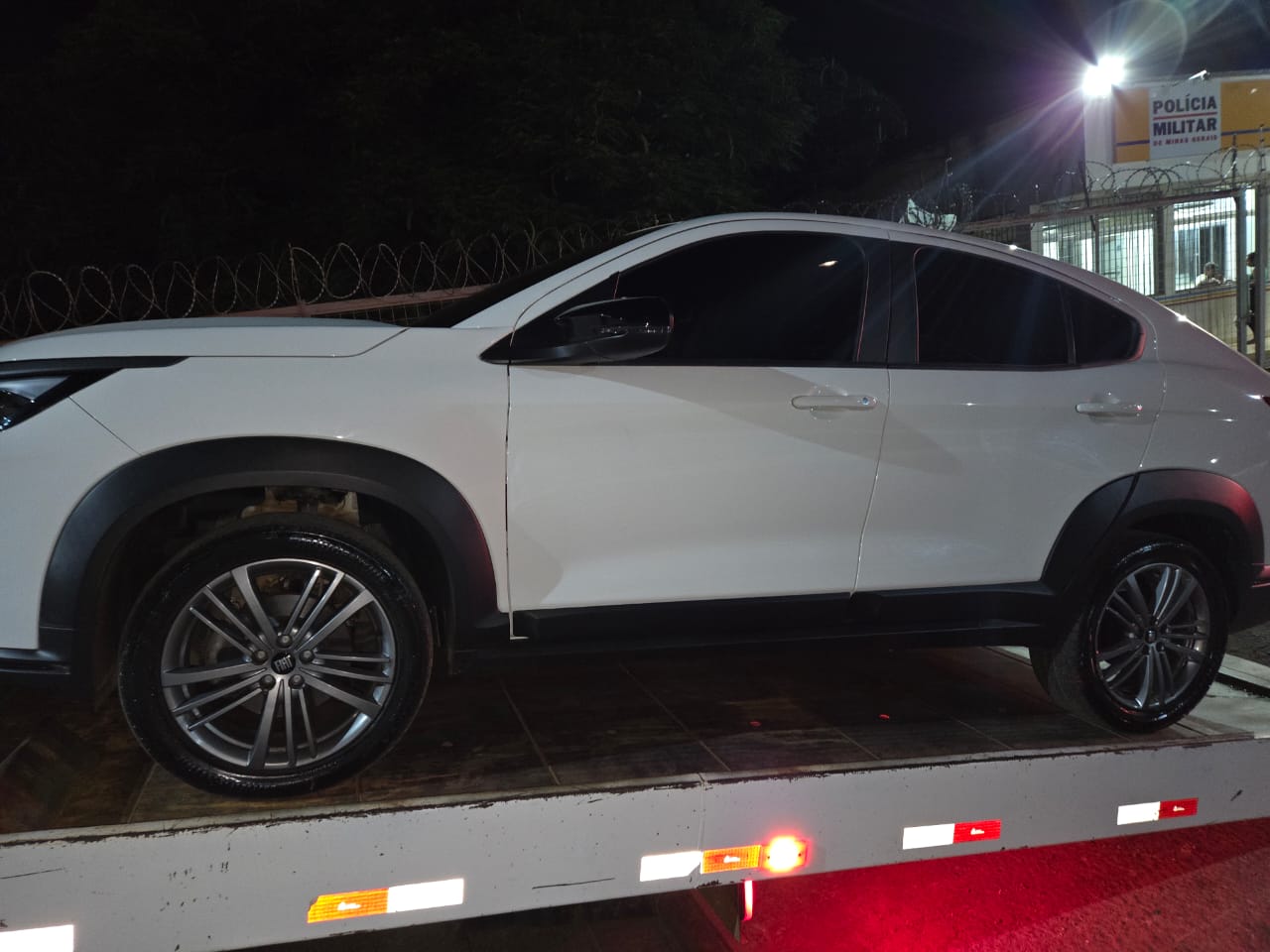 Policia prende homem de 47 anos com carro clonado em patos de minas