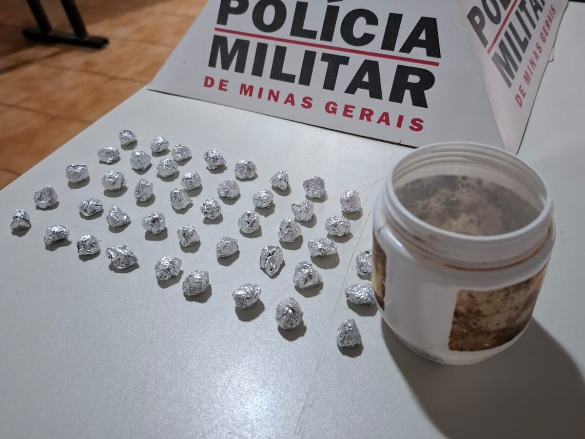 Polícia prende suspeitos e apreende drogas em Iraí de Minas e Abadia dos Dourados
