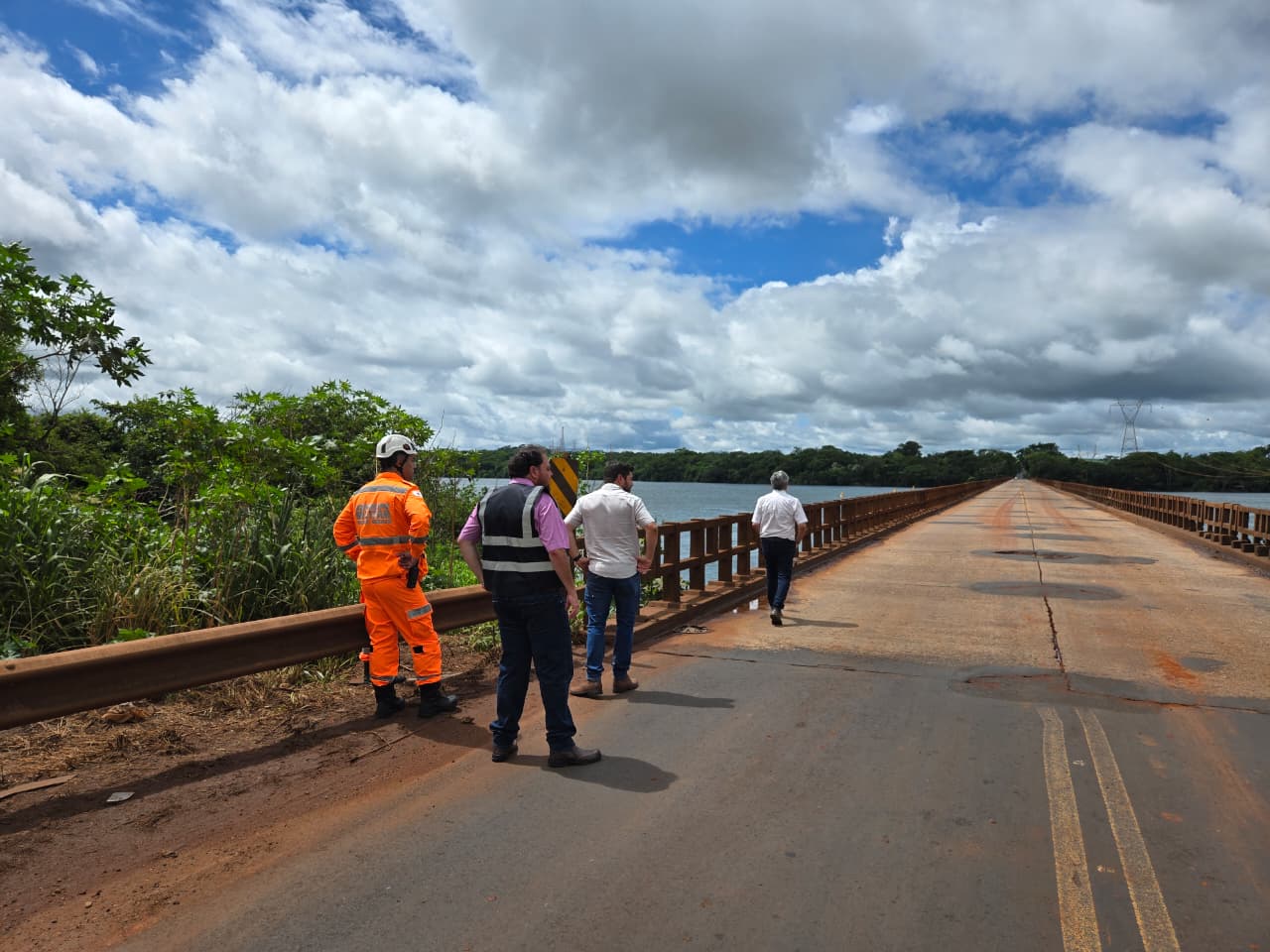 Ponte entre MG e SP é parcialmente interditada após viralizar vídeo com rachaduras na estrutura