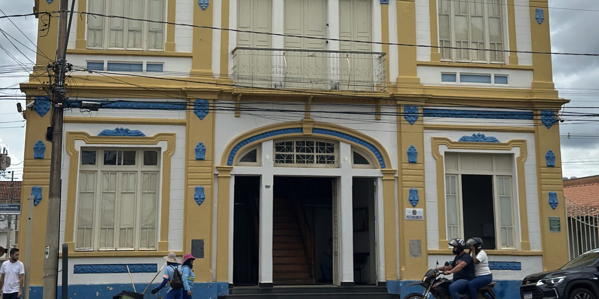 Prefeitura de Monte Carmelo abre concurso público e dois processos seletivos com 247 vagas