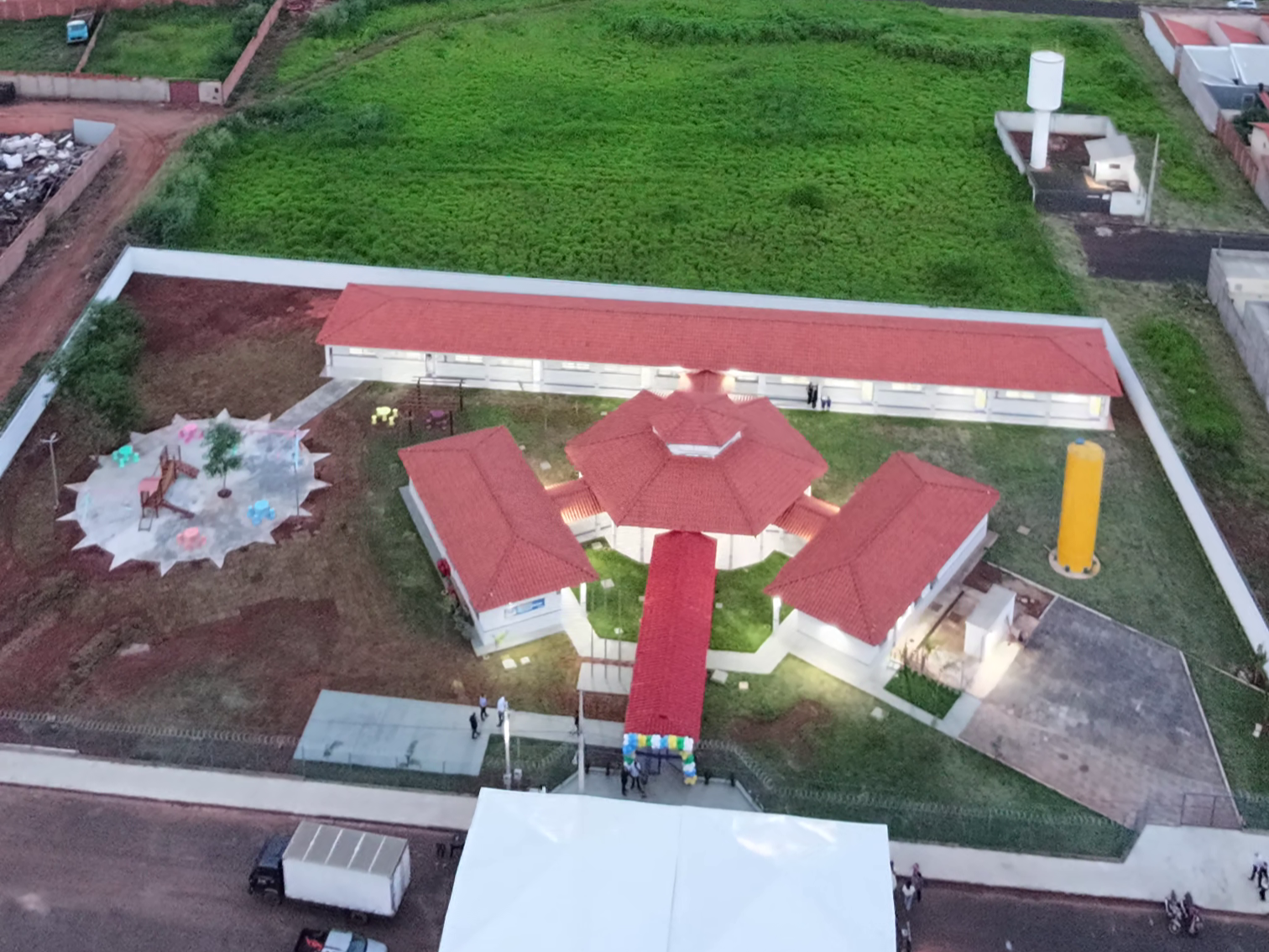 Prefeitura de Monte Carmelo entrega escola com capacidade para receber até 240 alunos