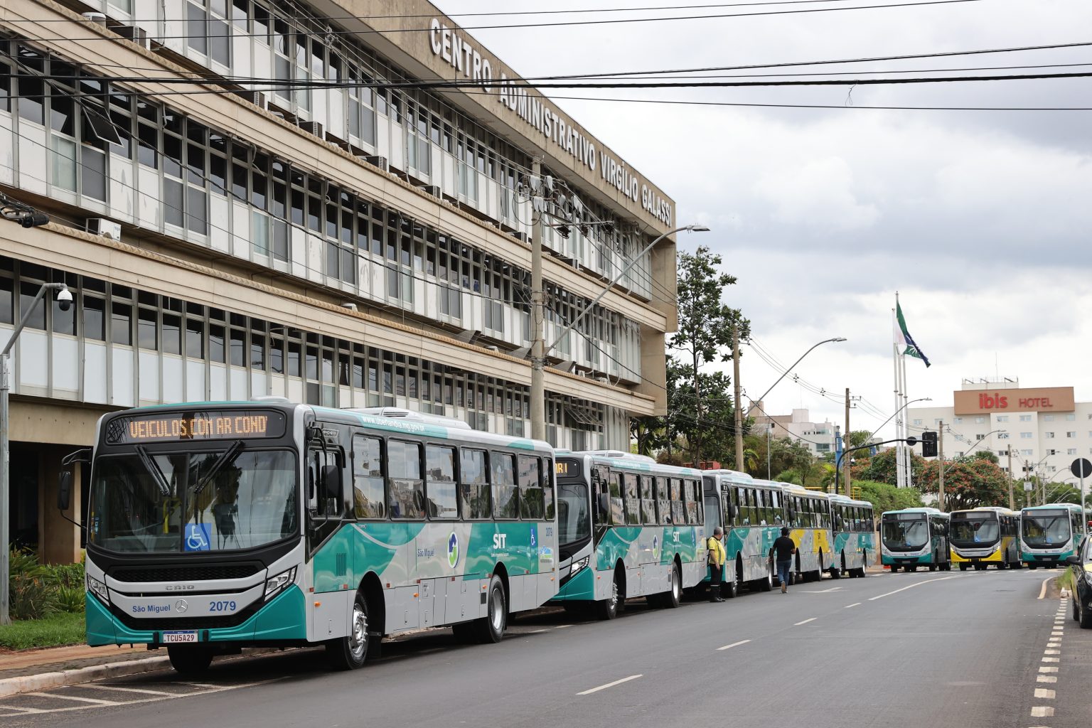Prefeitura de Uberlândia diz que custo real por passageiro é de quase R$ 10 e estuda aumento da tarifa do transporte coletivo