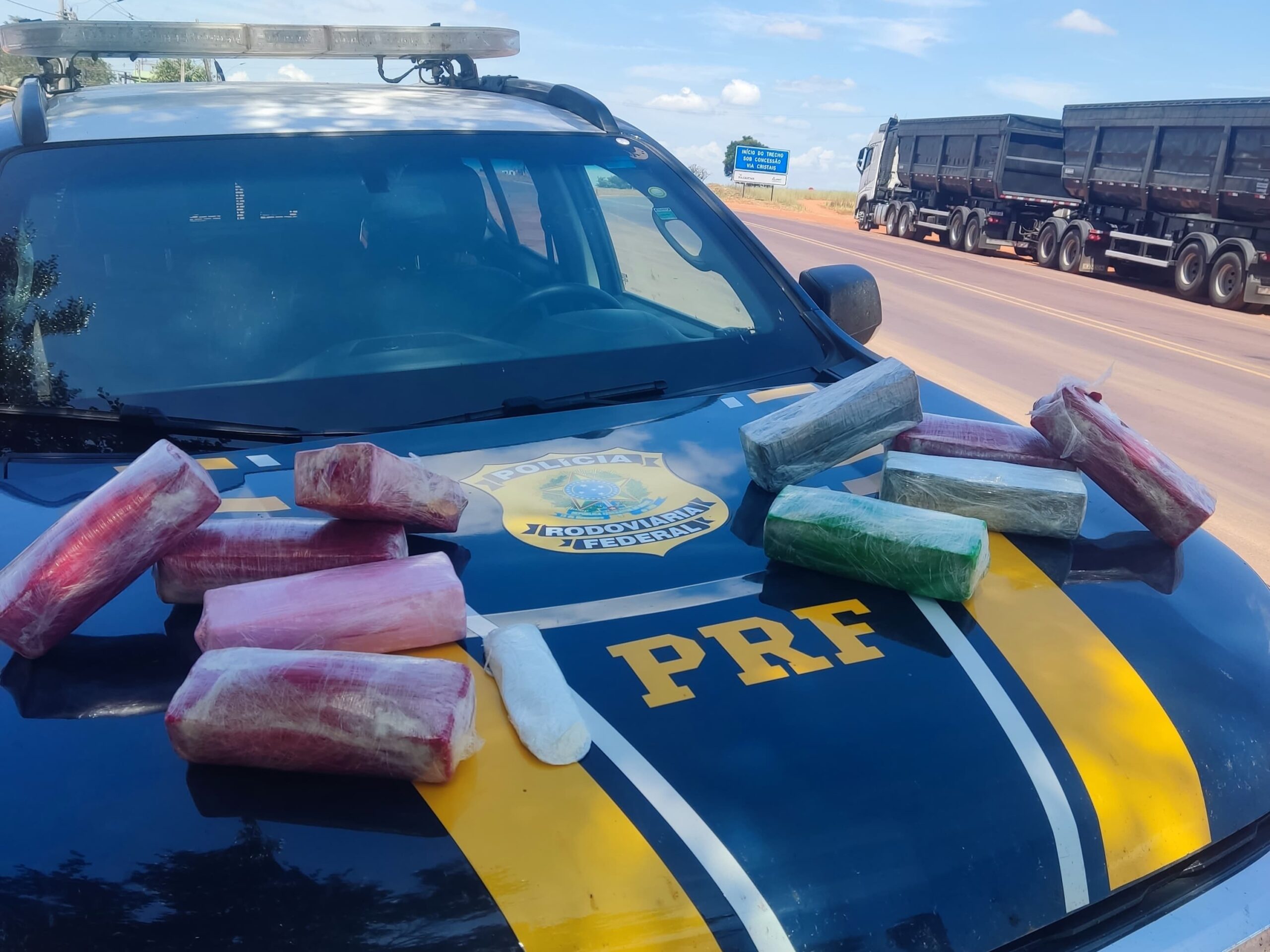 PRF encontra 10kg de cocaína dentro do tanque de combustível de carro, na BR-365