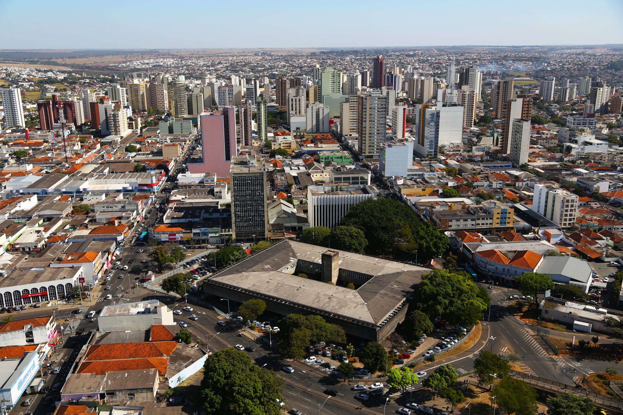 Uberlândia retoma Zona Azul com novo sistema digital e cobrança por aplicativo