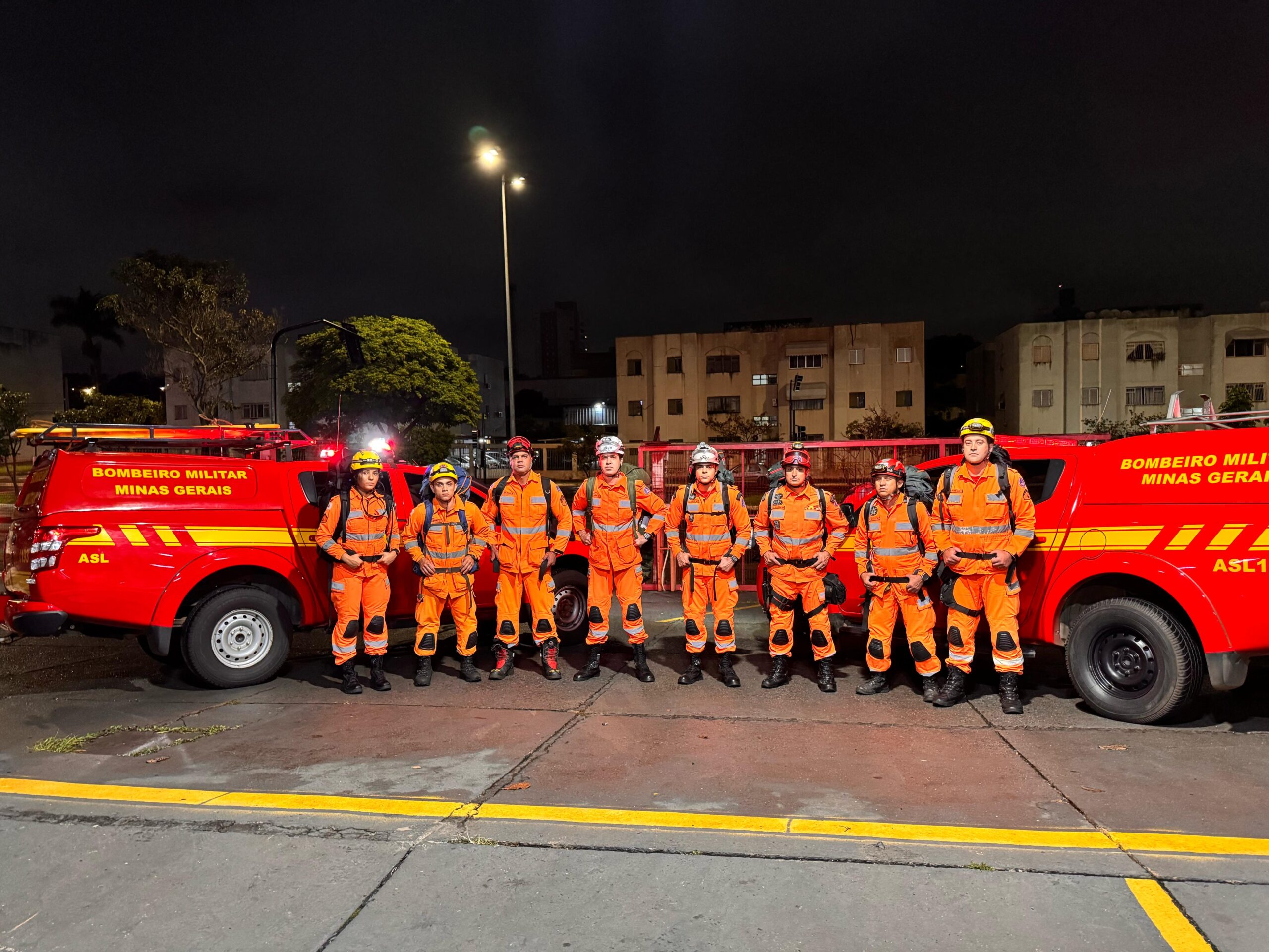 Oito militares de Uberlandia foram enviados a Juiz de Fora para ajudar nas buscas