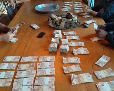 Dinheiro encontrado durante operação em casarão em Estrela do Sul