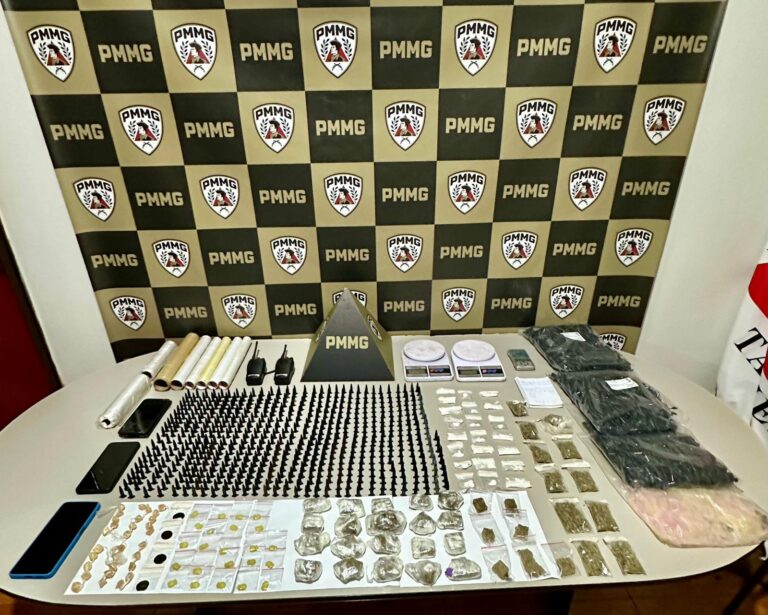 Polícia encontrou grande quantidade de drogas na residência